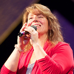 Lori Jean Claussen headshot