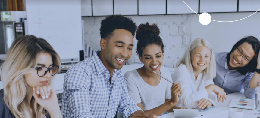 3 people work together